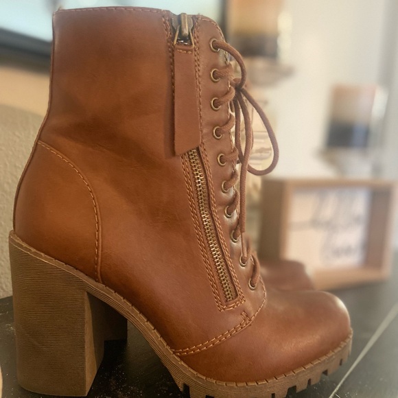 Brown Zip Ankle Booties Size 7 1/2 - Picture 4 of 9